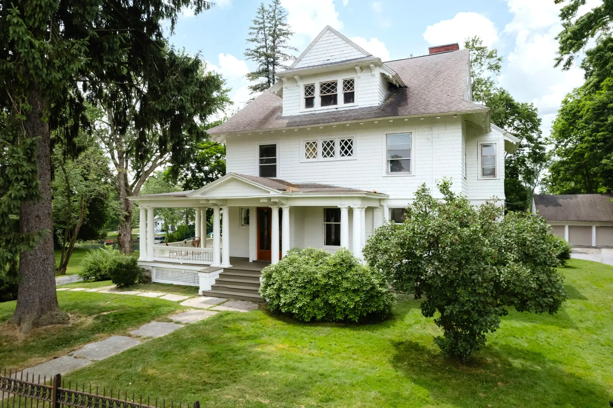 Oak Brook, ILWaterfront Real Estate
