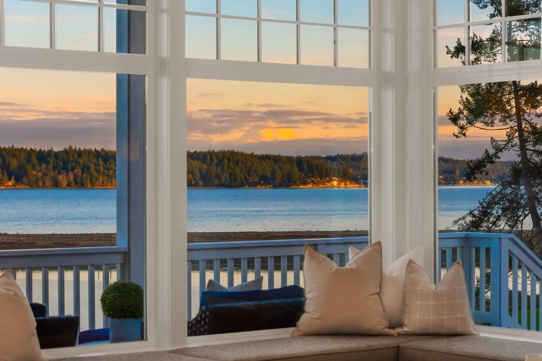 Washington Waterfront Real Estate
