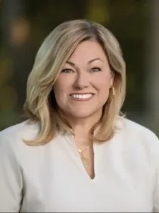 photo of Ellen Lewis