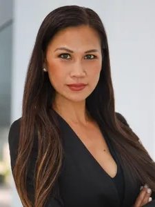 photo of Hanh Dinh