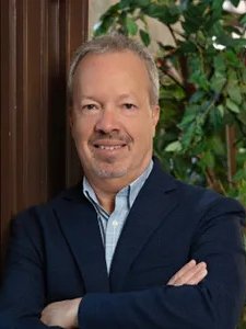 photo of Leon Lopes