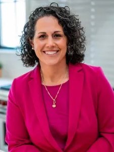 photo of Lisa Ciaravella