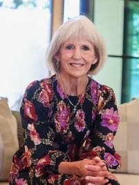 photo of Lisa Warren
