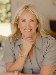 photo of Stephanie Younger